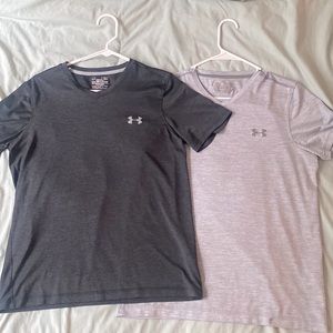 set of 2 men’s under armor heat gear t-shirts!